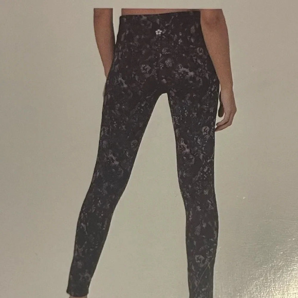 Tuff Athletics Black Rocky Print High Rise UPF 40+ Active Leggings Small New - Picture 4 of 9